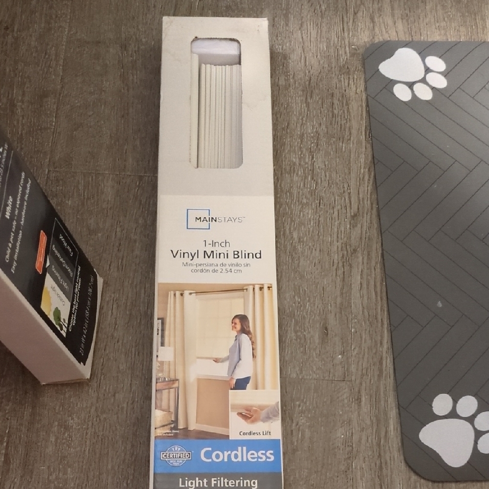 Mainstays White Cordless Vinyl Mini Blind